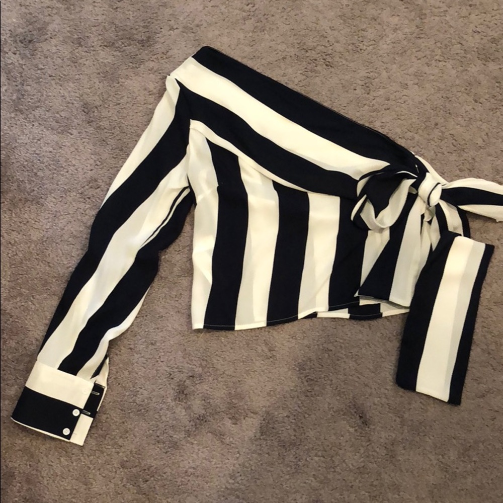 One shoulder striped blouse